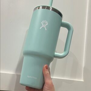 Hydro Flask Seafoam Tumbler with Handle and Straw